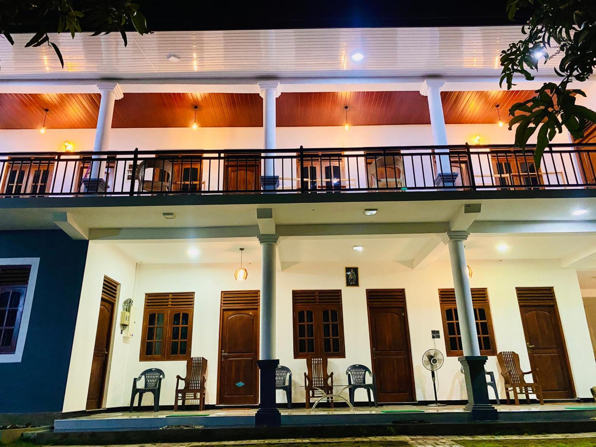 Geethani Tourist Home Полоннарува Экстерьер фото