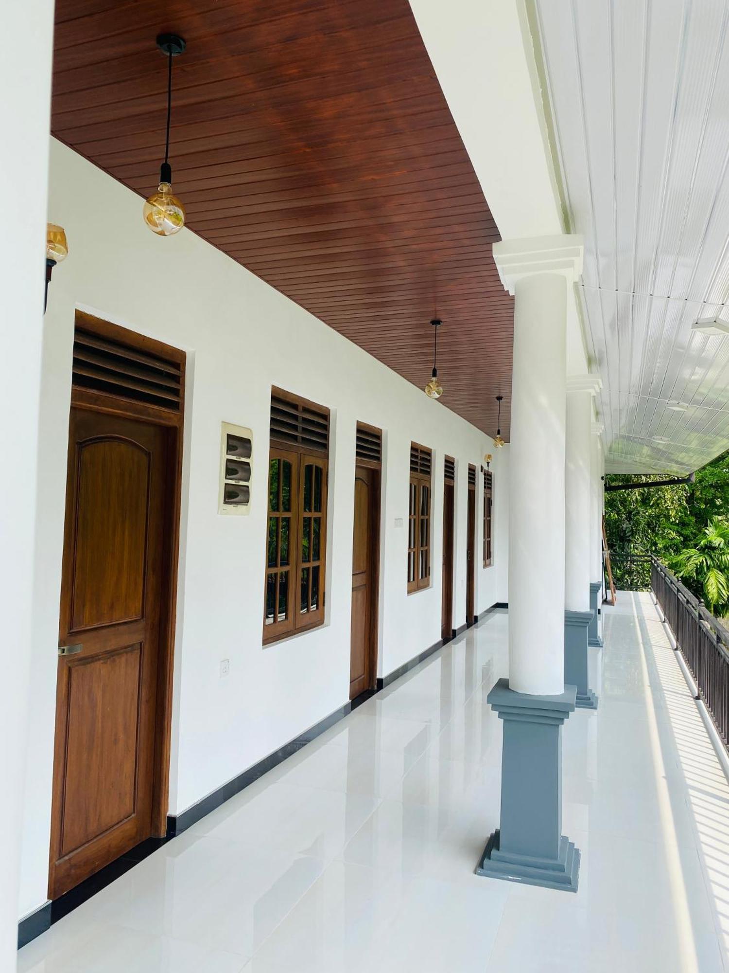 Geethani Tourist Home Полоннарува Экстерьер фото